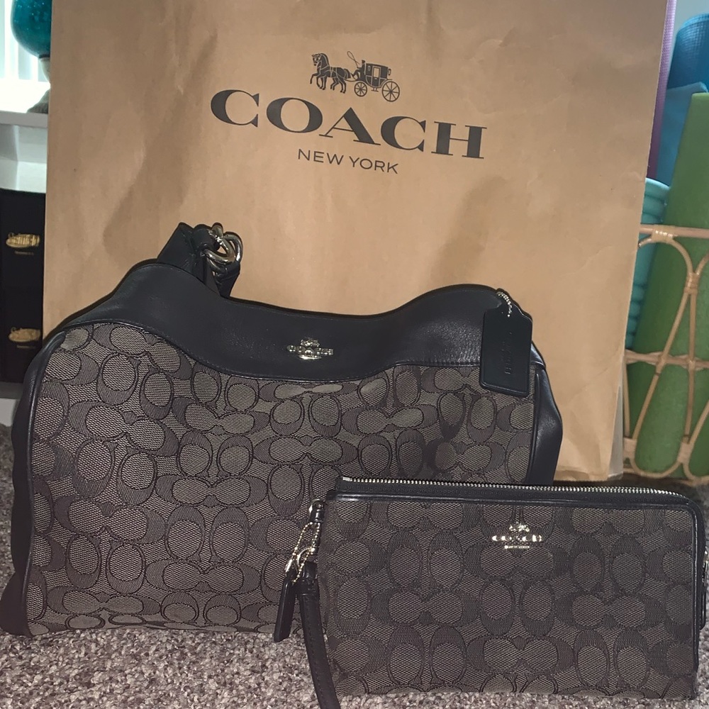 Usd.BUNDLE COACH  PURSE +SIG. ZIP WALLET SMK/BLACK